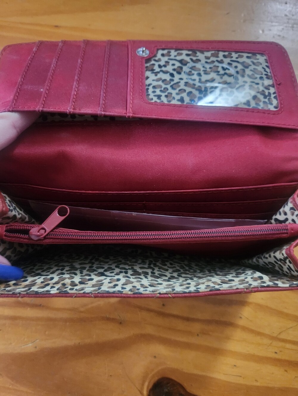 Relic Wallet Red - Picture 6 of 6
